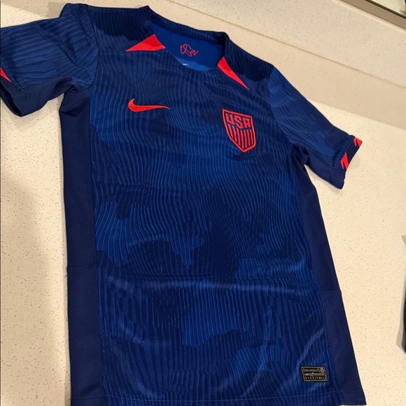 Nike dri fit USA men’s soccer jersey and shorts set youth medium - Picture 3 of 6